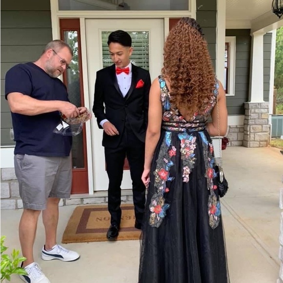 FORMAL DRESS - Picture 4 of 5